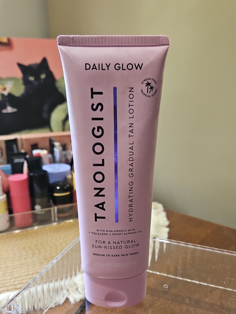 Tanologist Daily Glow Hydrating Gradual Tan Lotion — Pink